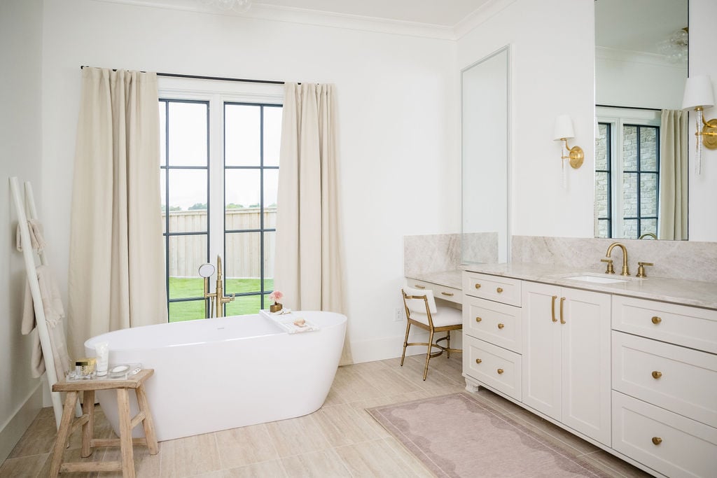 Wichita Falls Neutral Bathroom with Freestanding Tub