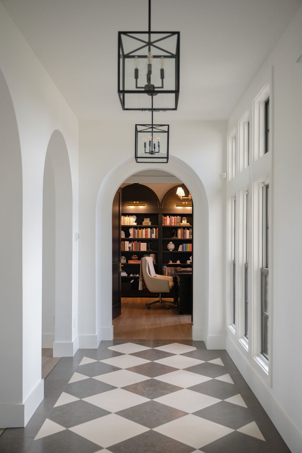 Wichita Falls Foyer with Rounded Archways