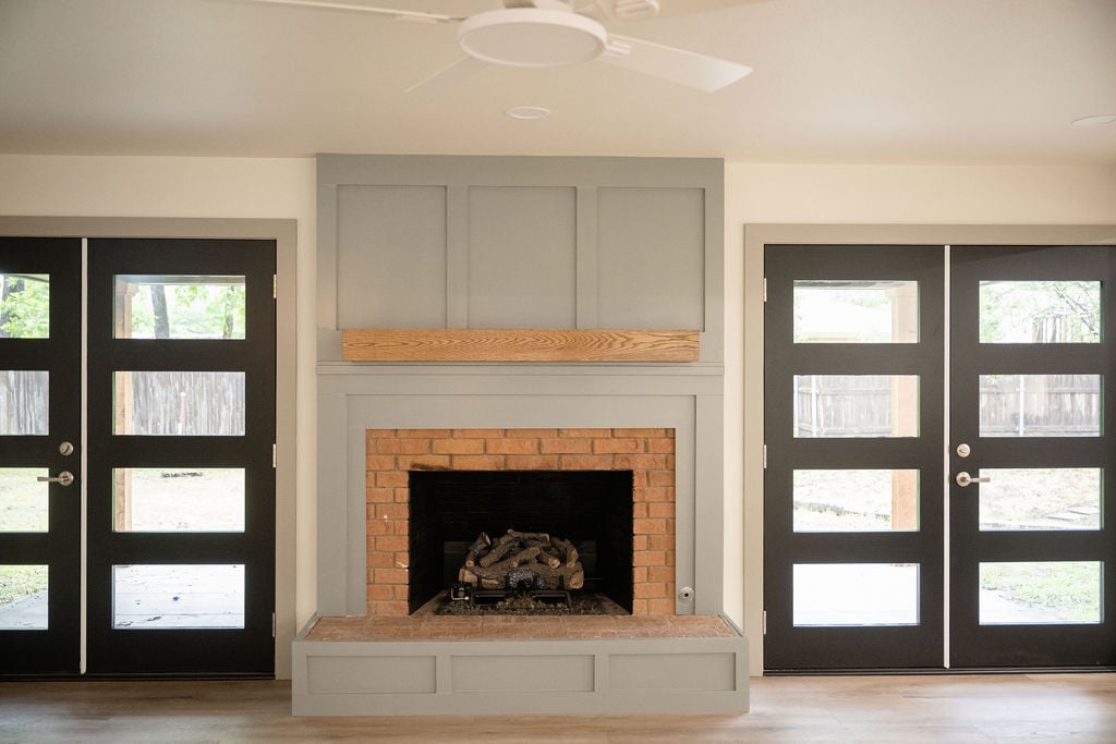 Wichita Falls Updated Living Space with Fireplace